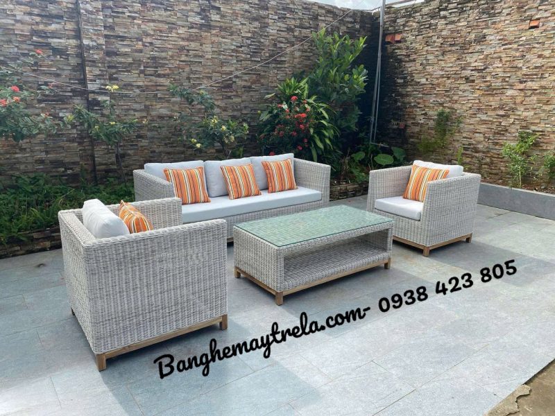 sofa-vuong-nhua-gia-may