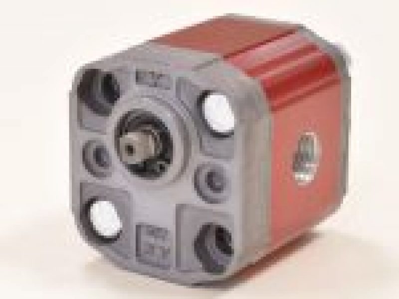 bom-dau-thuy-luc-bom-dau-banh-rang-bom-dau-piston