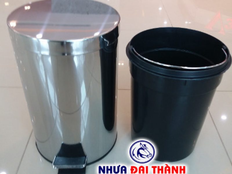 thung-rac-inox-dap-chan-nhieu-dung-tich-tien-dung