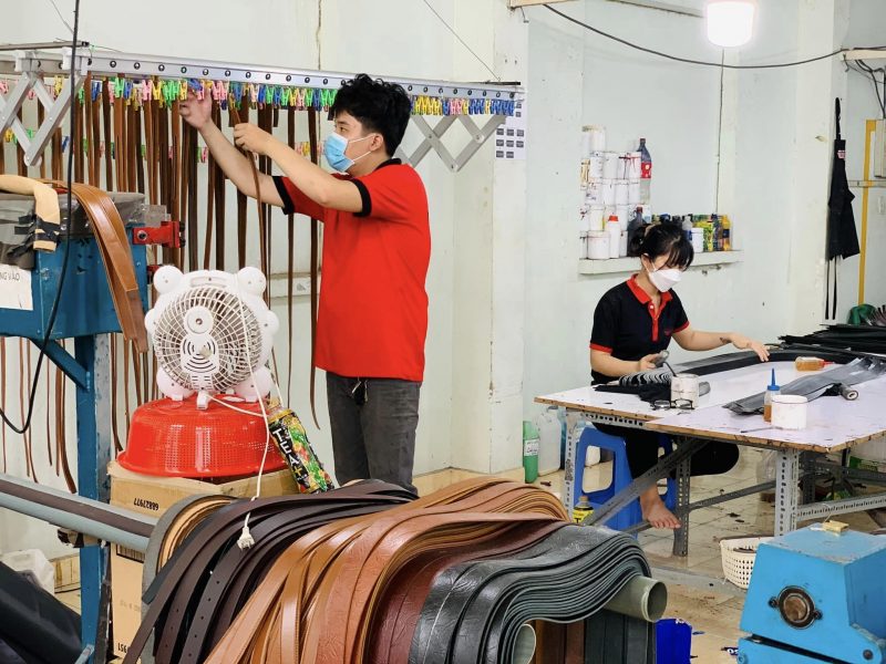 xuong-san-xuat-day-lung-da-that-tren-toan-quoc
