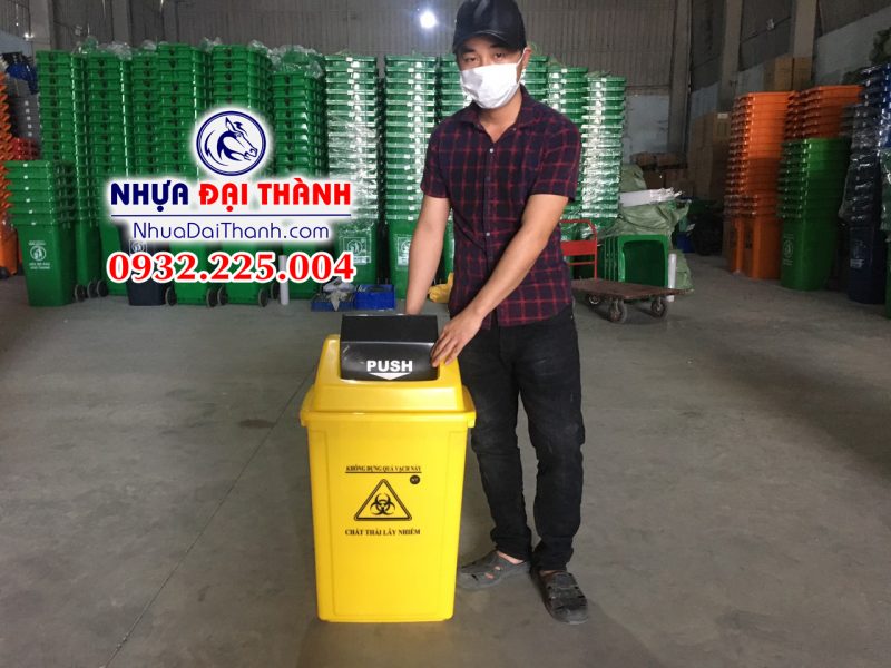 thung-rac-nhua-60-lit-nap-push-tien-dung