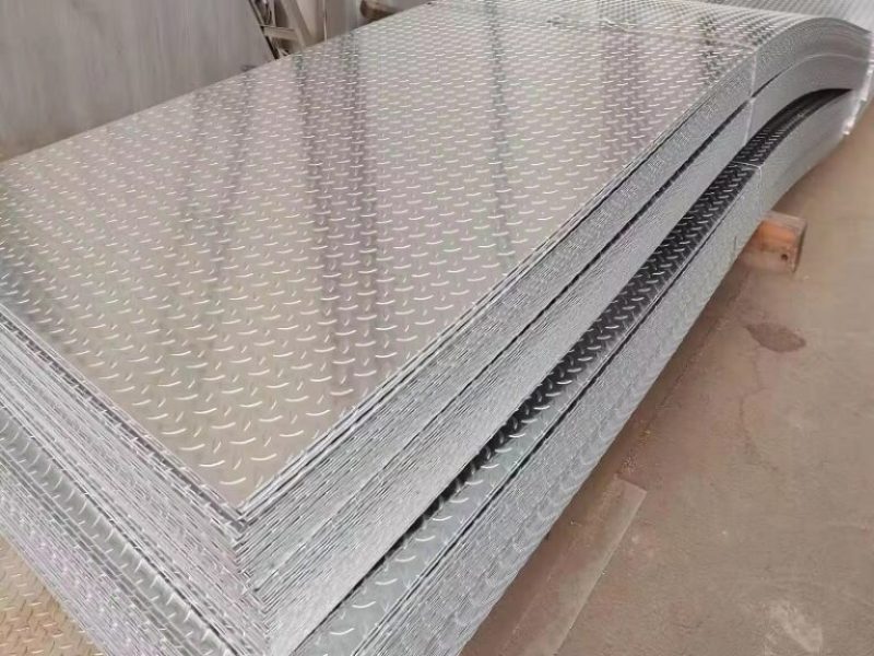 tam-inox-dap-gan-unicosteel