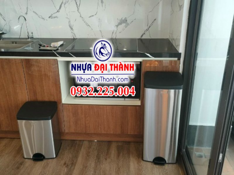 thung-rac-fitis-dap-chan-sang-trong-tien-dung