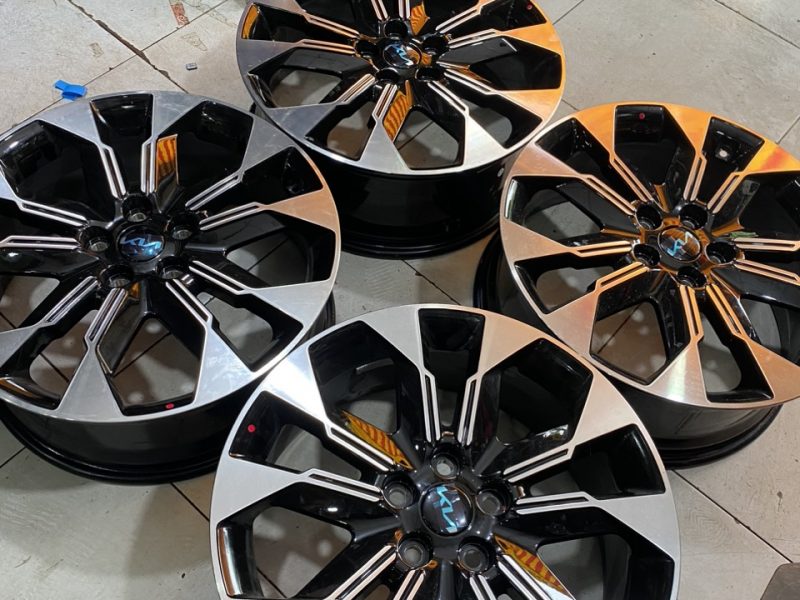 mam-zin-thao-xe-kia-carnival-19-inch