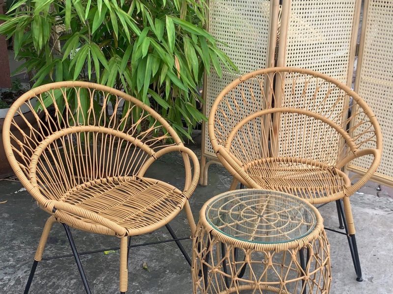 ban-ghe-cafe-may-nhua-ban-cong