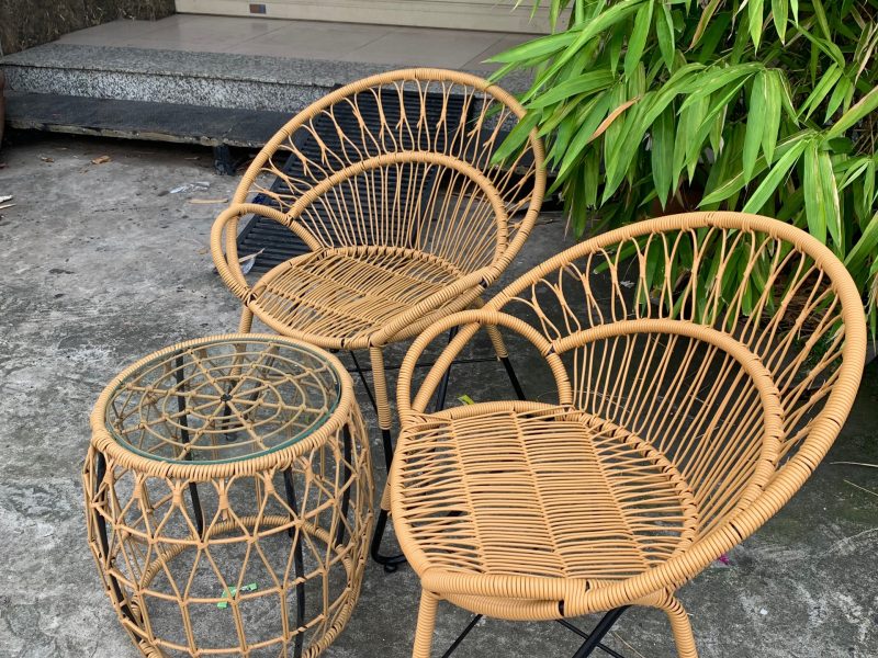 ban-ghe-cafe-may-nhua-ban-cong