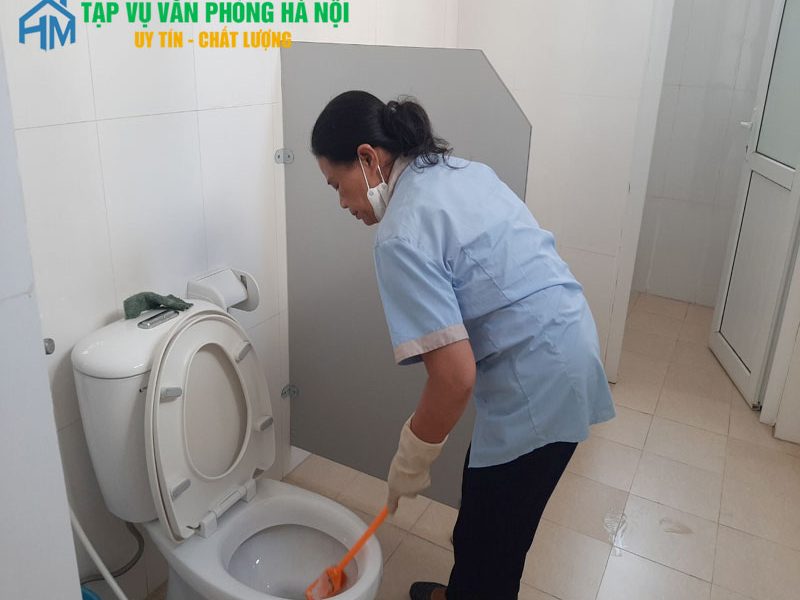 ve-sinh-van-phong-thro-gio-tai-ha-noi