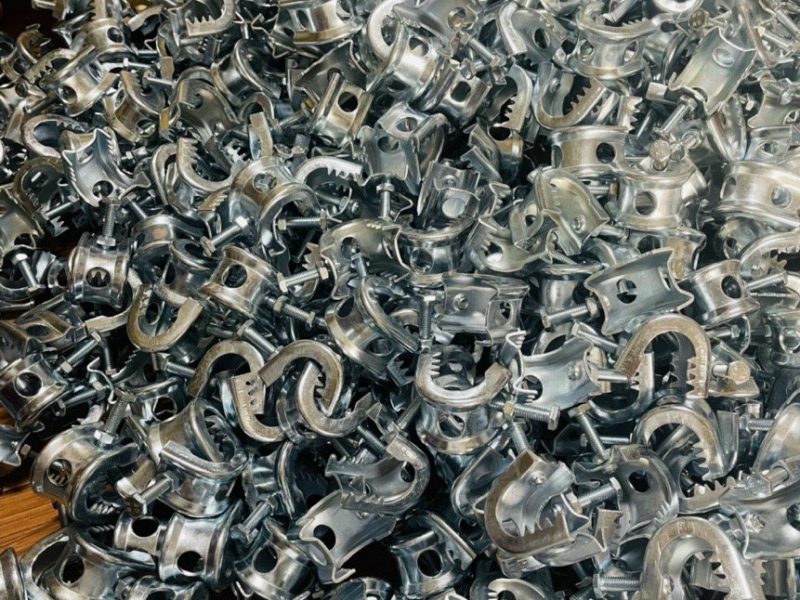 cum-treo-ong-thep-ma-kem-inox-304-