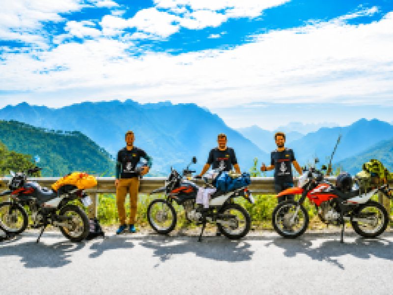 cho-thue-xe-o-to-du-lich-ha-giang