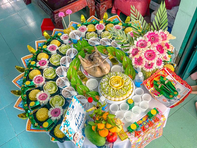 y-nghia-le-cung-can-che-cho-be-tren-buoc-duong-truong-thanh