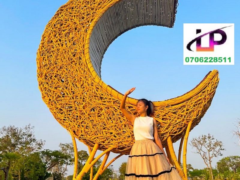ghe-mat-trang-ghe-trai-tim-chup-hinh-tu-suong-song-ao-mau-ma-da-dang