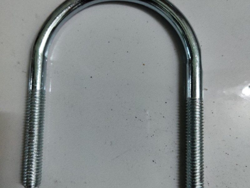 cum-ong-chu-u-u-bolt-thep-ma-kem-inox-304-