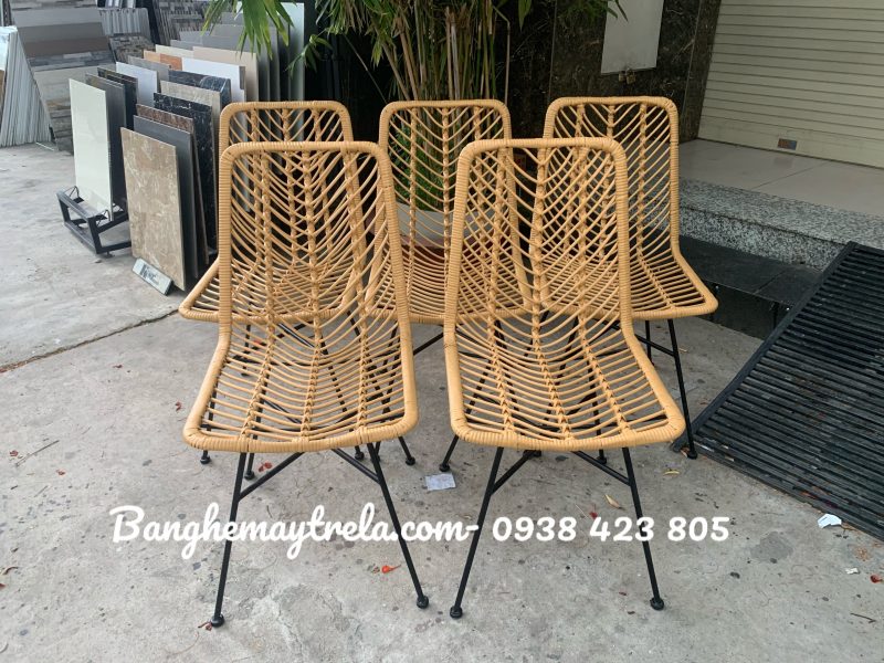 ghe-chan-sat-cafe-dan-may-nhua