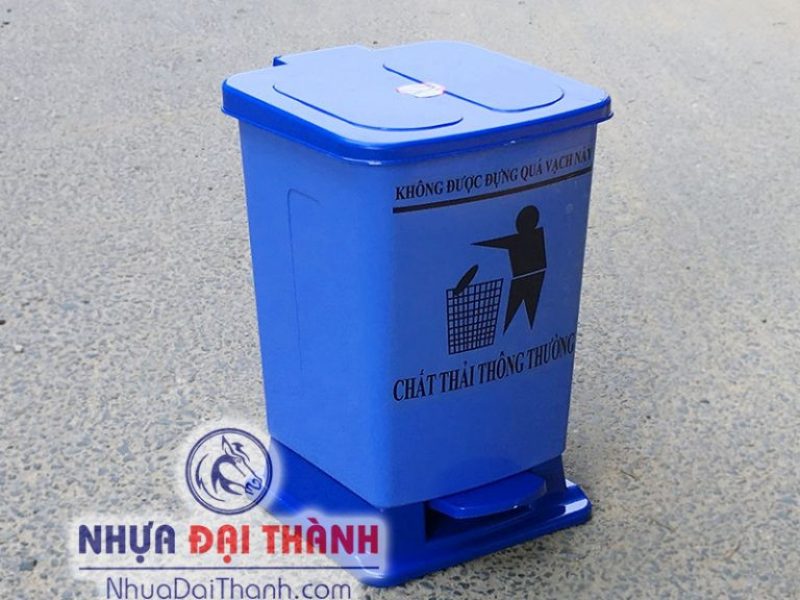 thung-rac-y-te-dap-chan-nhieu-dung-tich-tien-dung