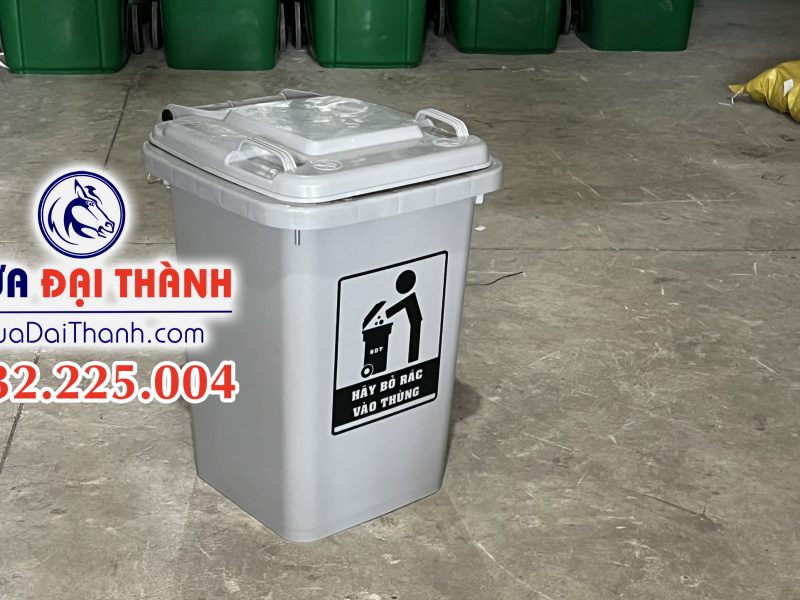 thung-rac-60-lit-nhua-deo-hdpe-mau-xam