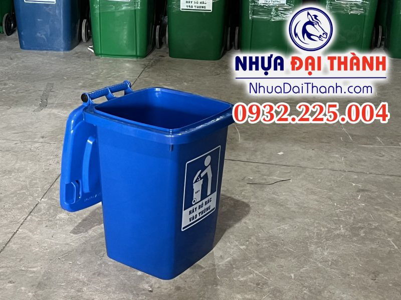 thung-rac-60l-nhua-deo-du-mau-tien-dung