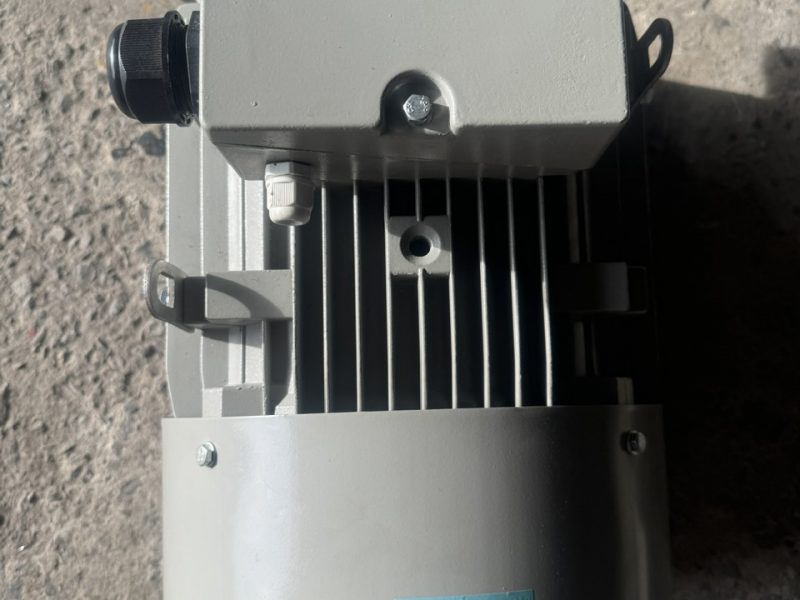 motor-10hp-7-5kw-6p