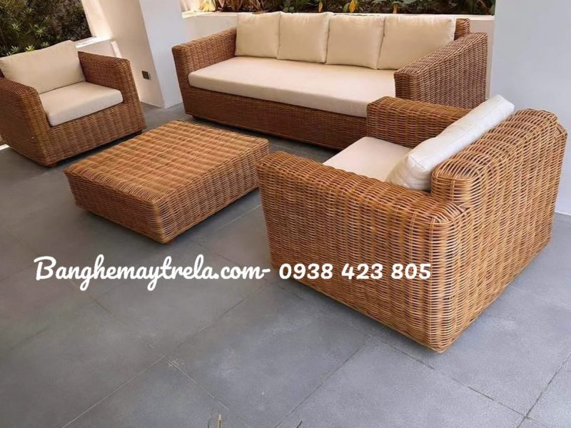 sofa-vuong-nhua-gia-may