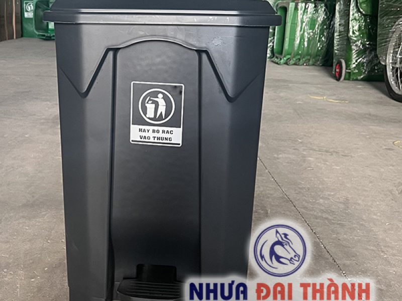 thung-rac-dap-chan-30-60-90-lit-tien-dung-mau-moi-duoc-ua-chuong