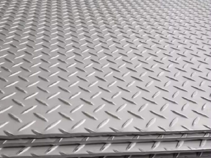 tam-inox-dap-gan-unicosteel