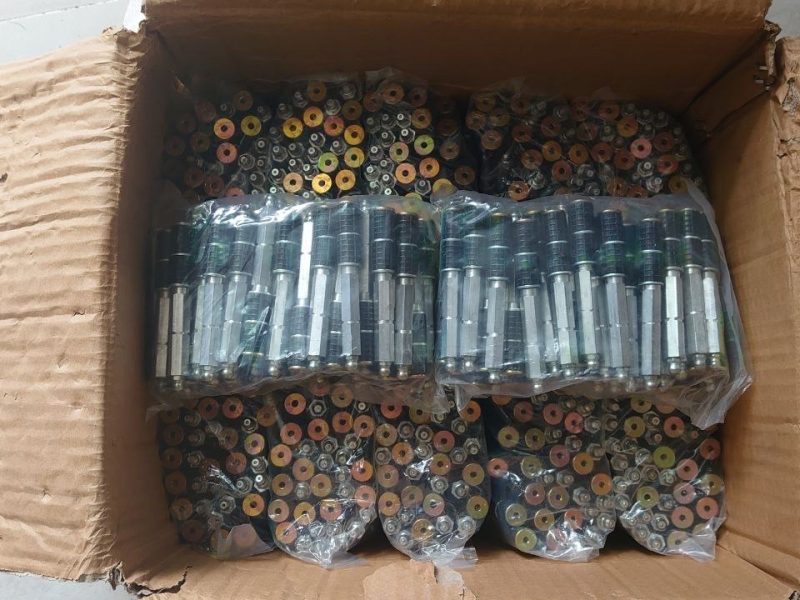 kim-bom-keo-pu-epoxy-chong-tham-foam-truong-no