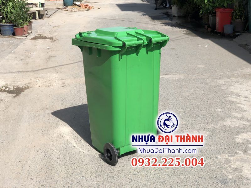 thung-rac-240-lit-xanh-la-day-15kg-chat-luong