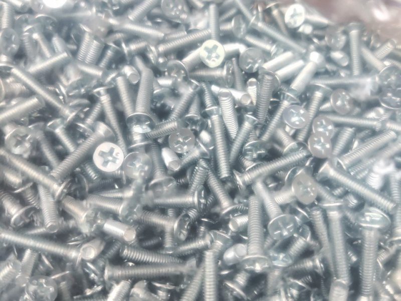 tan-dai-oc-thep-ma-kem-inox-304-201-