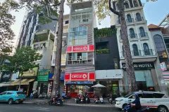 Cần tiền giảm giá nhà mặt tiền Trần Quang Khải, Quận 1