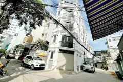Nhà phố góc hiện đại tại Bình Thạnh
