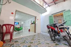 Nhà 2 tầng nở bụng 8m gần Chợ Hóc Môn, giá 2.x tỷ