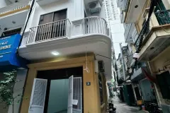 Cho thuê tầng 1 nhà phố Chùa Láng, Đống Đa, Hà Nội