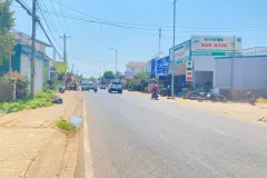 Bán nhà mặt tiền 1.000m2 tại Đức Trọng, Lâm Đồng