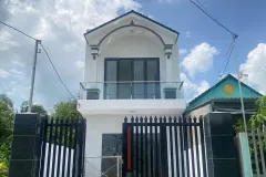 Nhà 102m2 gần trường học tại Cần Đước, Long An