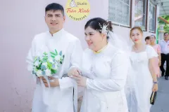 Cho thuê áo dài cô dâu chú rể bigsize tại TP.HCM
