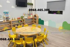 Bàn gỗ mầm non cho trẻ em tại Lâm Đồng