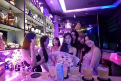Tuyển nhân viên nữ phục vụ quán bar tại Q1, TP.HCM