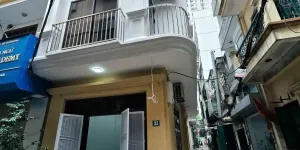 Cho thuê tầng 1 nhà phố Chùa Láng, Đống Đa, Hà Nội