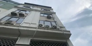 Nguyễn Văn Linh 7 tỷ 32m nhà dân 7 tầng,ô tô trong nhà Long Biên