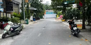 BÁN NHÀ + 7 PHÒNG TRỌ – DÒNG TIỀN 12–15TR/THÁNG – 150M² – SÁT HÀ HUY GIÁP – 4.9