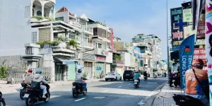 Bán nhà Mặt tiền Nguyễn Kiệm -  gần Thích Quảng Đức, 6,9x23m, hậu 9,2m, 4 Tầng,