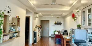 Cần bán căn hộ chính chủ-sổ hồng cầm tay tại toà chung cư SKY CENTRAL